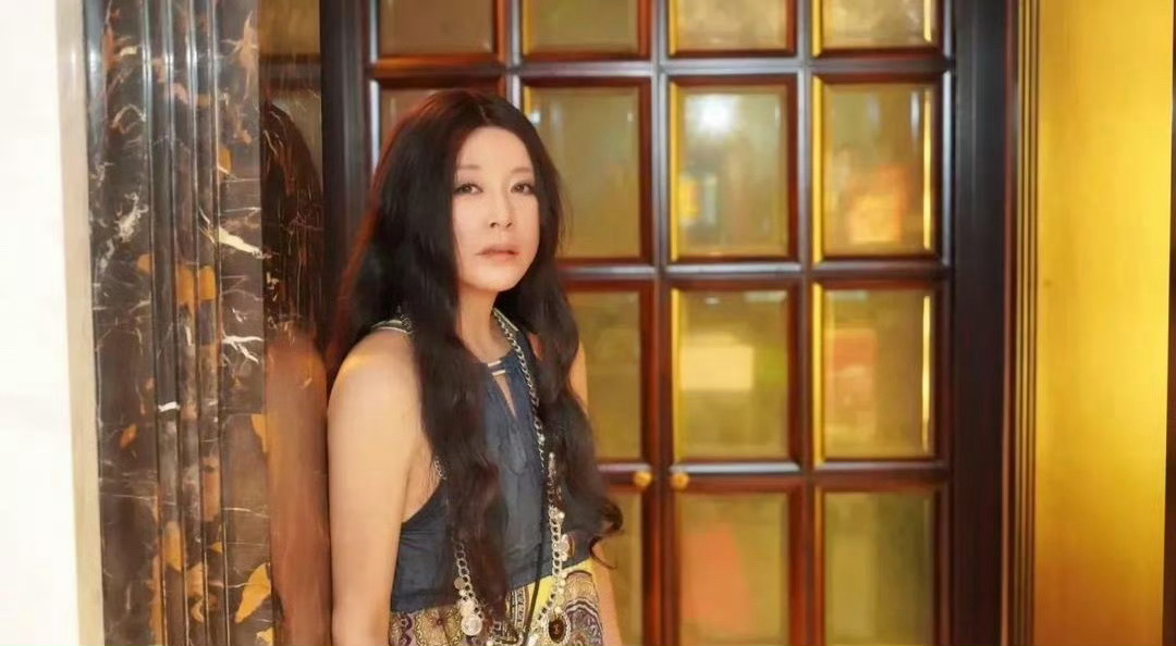 刘晓庆《流浪的三毛》定妆照太像三毛了，猛一看就是本尊， 一点都认不出刘晓庆原来的