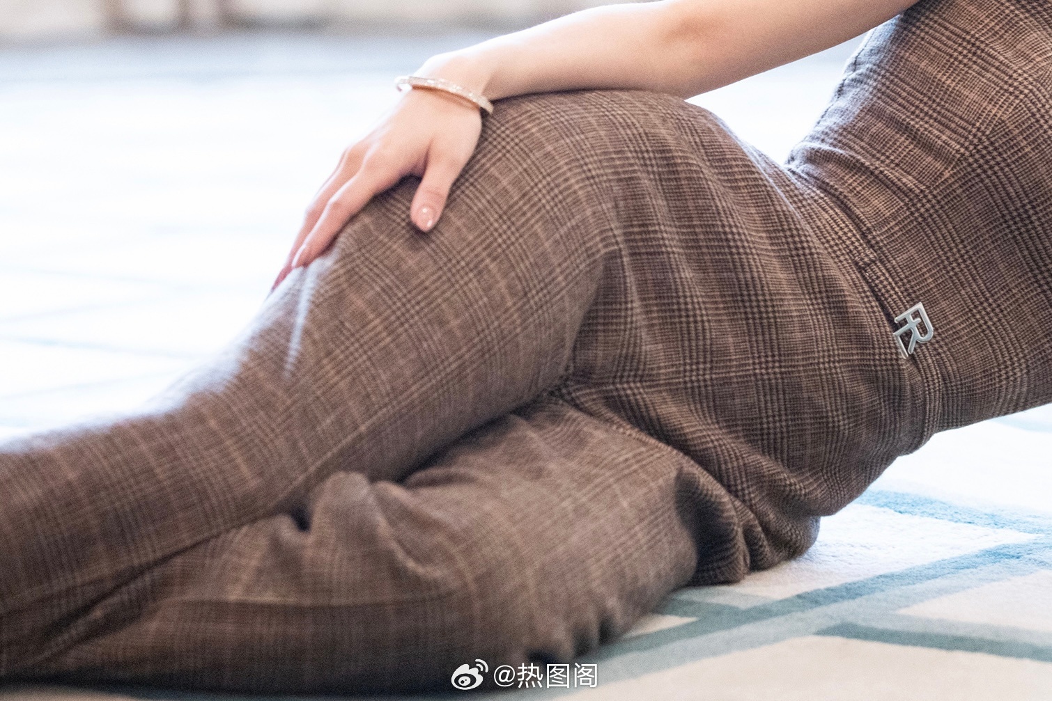 angelababy胯好宽 热图阁公众号 