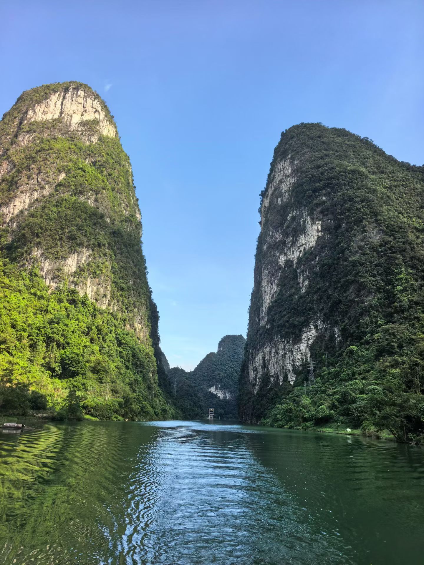 千万不要跟人一同出去旅游可以跟闺蜜一起去旅游，千万不要和老公一起出去，懂得都懂 