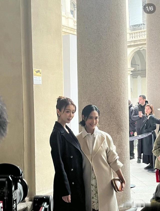 薛凯琪与朱茵同台，冻龄美貌令人羡慕
近年来，著名艺人薛凯琪在内地发展迅速，频频被