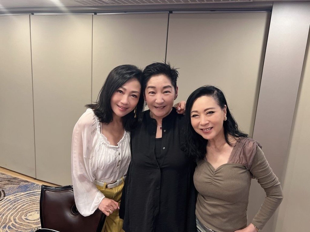 魏秋桦与雪梨，95版《神雕侠侣》的黄蓉和李莫愁同框了。 ​​​