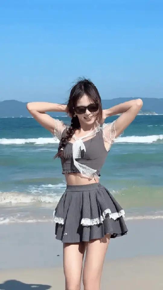 你有哪些夏日治愈的瞬间分享？海边凉风阵阵是让人感觉舒爽而治愈
微头条《原创》
友
