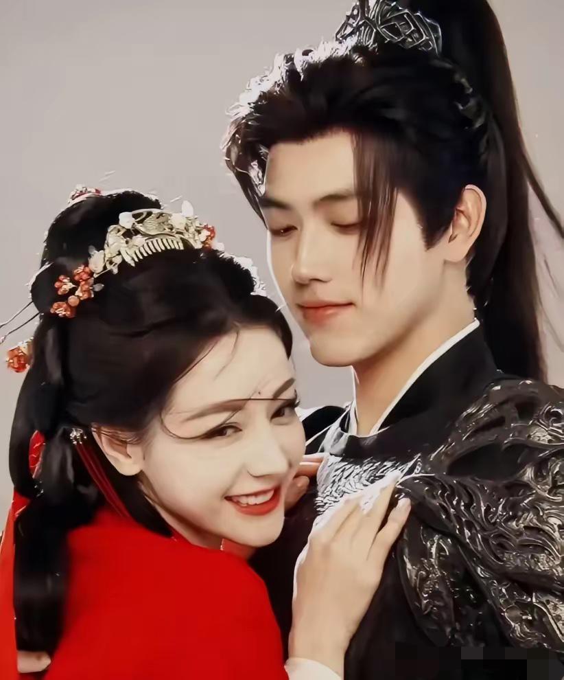 不出意外的话，陈飞宇刚上映的《白日提灯》，
又要扑了，就算女主是迪丽热巴也拯救不