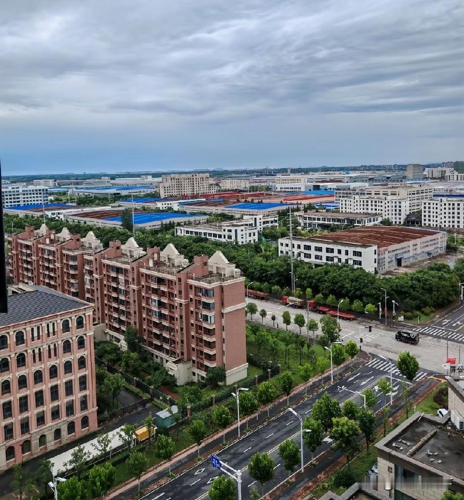 淮南市寿县新桥新城越来越热闹，9月份新桥新城超6.5万学生全部都报到了
全国范围