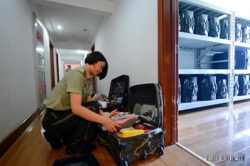 退役女兵：若有战召必回 退役女兵：若有战召必回
“若有战，召必回”，这不仅是一句