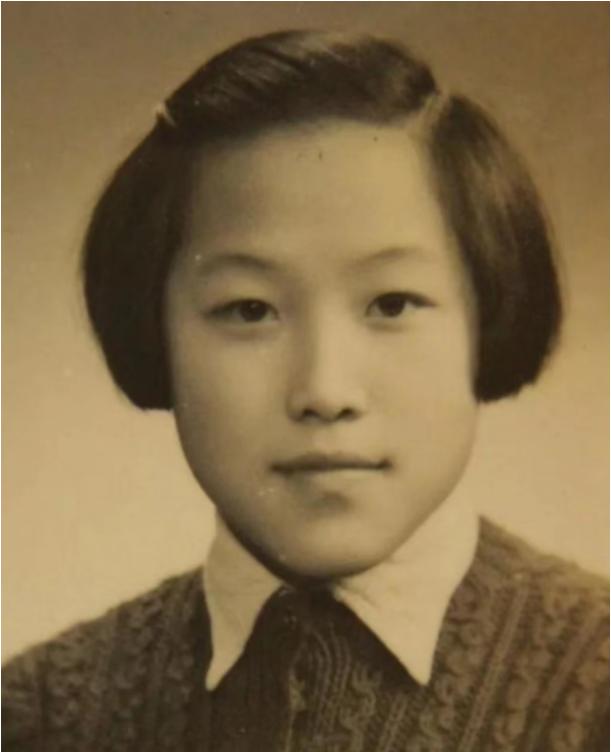 1971年，一58岁老头娶了个小他10岁的女大学生，洞房花烛夜，老头刚爬上床却被