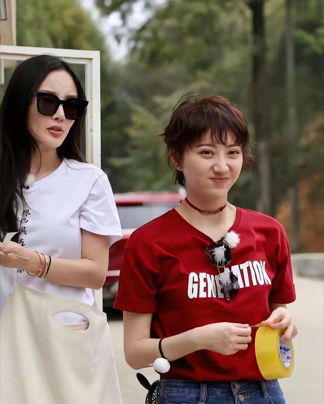 景甜悲伤蛙时期看起来真的不聪明啊，幸亏又改回来了 ​ ​​​