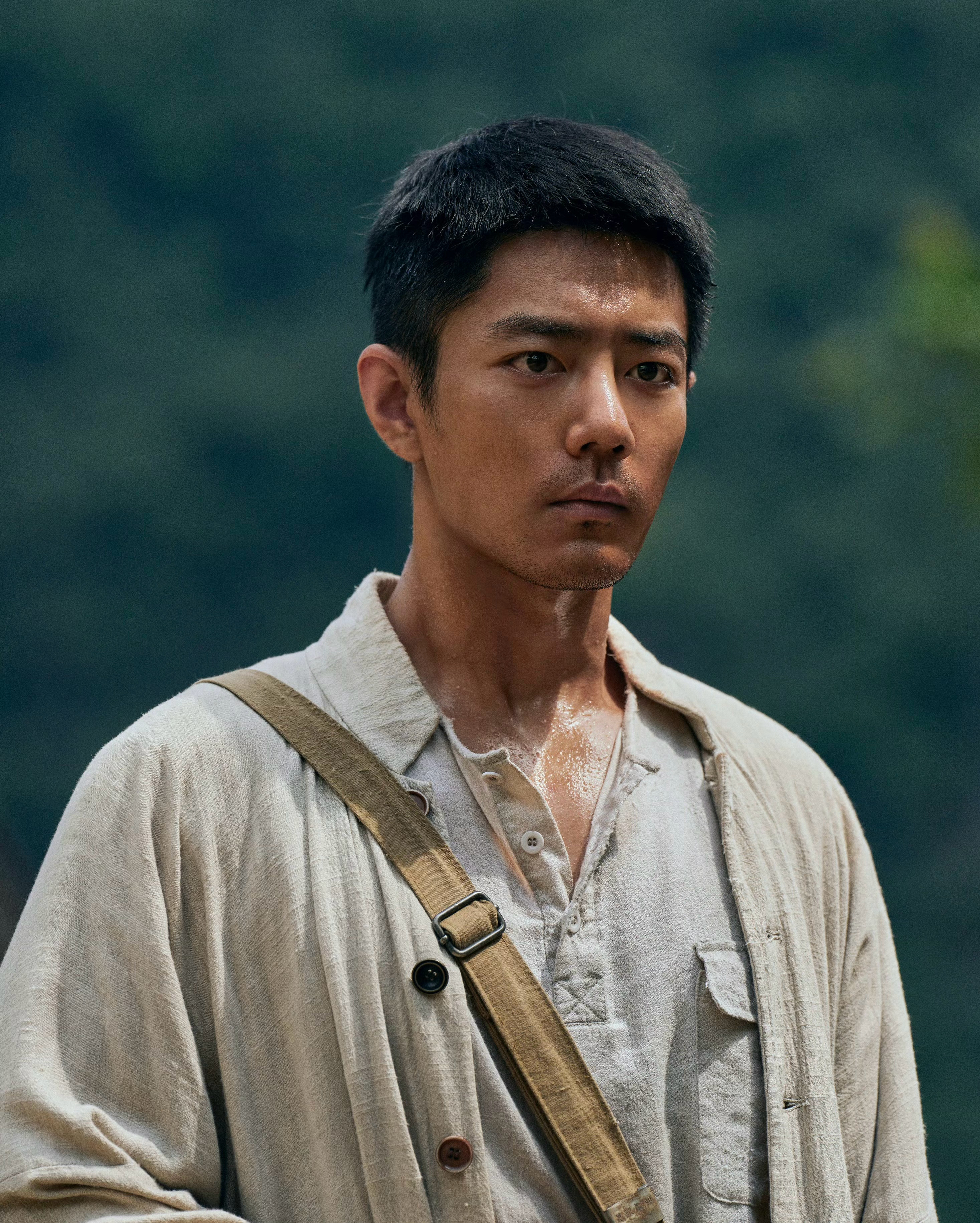 看电影时候就是这流汗的胸肌反光让我谁懂啊 