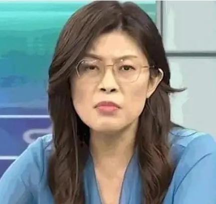 郑丽文的回应是什么意思？4月28日下午，郑丽文接受媒体采访时被问到，面对大陆持续