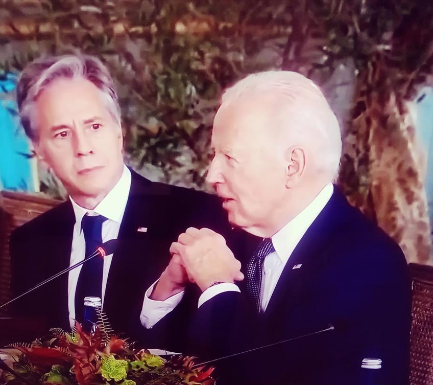 特朗普要迎接美国的中期选举了，说起来美国的选举就是一个笑话，如果美国的选举正常的