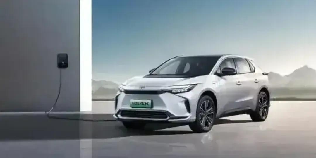 #铂智4X电池安全防护#铂智4X，作为一款纯电中型SUV，上市之初就凭借17.9