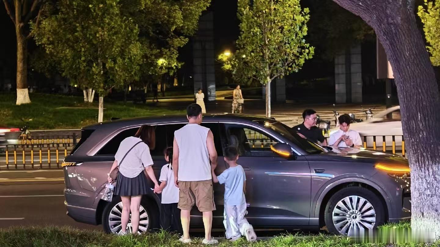 什么？这个点了乐道L90还在试驾？！现在的消费者为了买一台好车都这么拼了吗[二哈