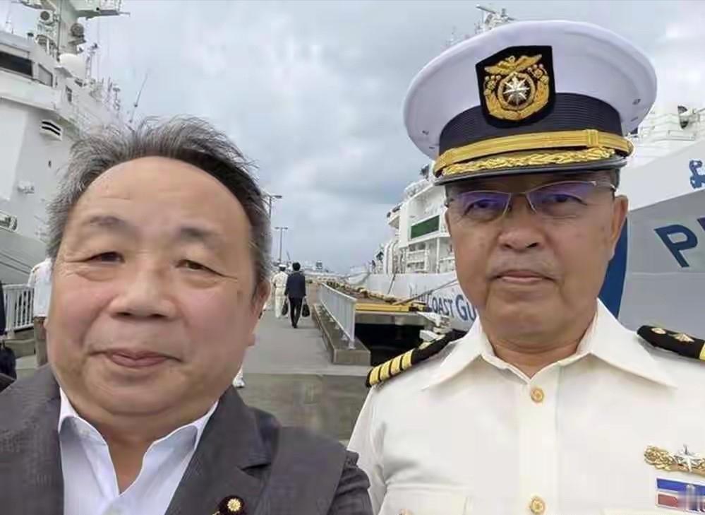 曾持中国国籍、后来加入日本国籍的政客石平，近日登上停泊在石垣港的日本海上保安厅巡