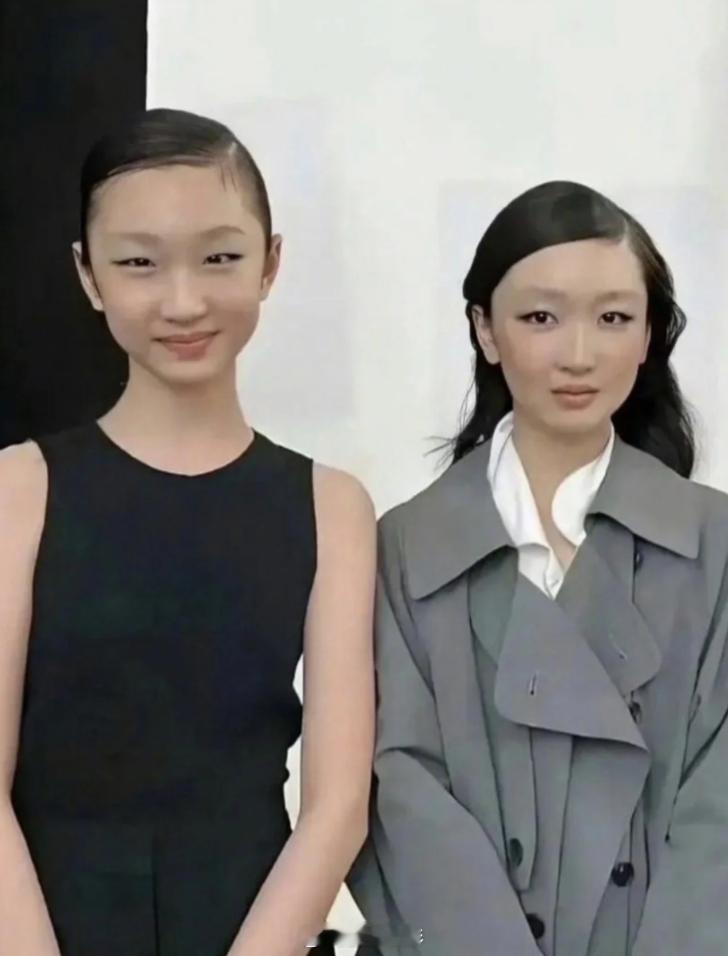 无奖竞猜!哪个是周冬雨看到额一组照片，一时分不清谁是周冬雨 