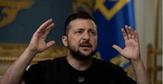 仗还没打输，人就要先被冻死了！1月18日的深夜，泽连斯基的视频讲话里，连呼出的白