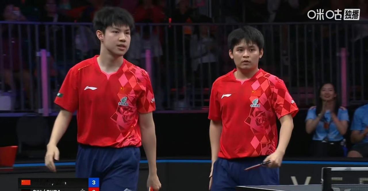 是要东边不亮西边亮了吗[奋斗]？
前两局林诗栋/黄友政🇨🇳11-7，11-8