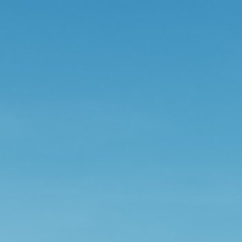 人生本来一场空，有无之间的更替便是人生，得失之后的心态决定苦乐。缘来不拒，境去不