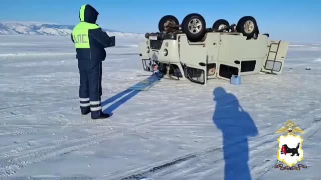 俄罗斯贝加尔湖冰面翻车事故致中国游客1死4伤