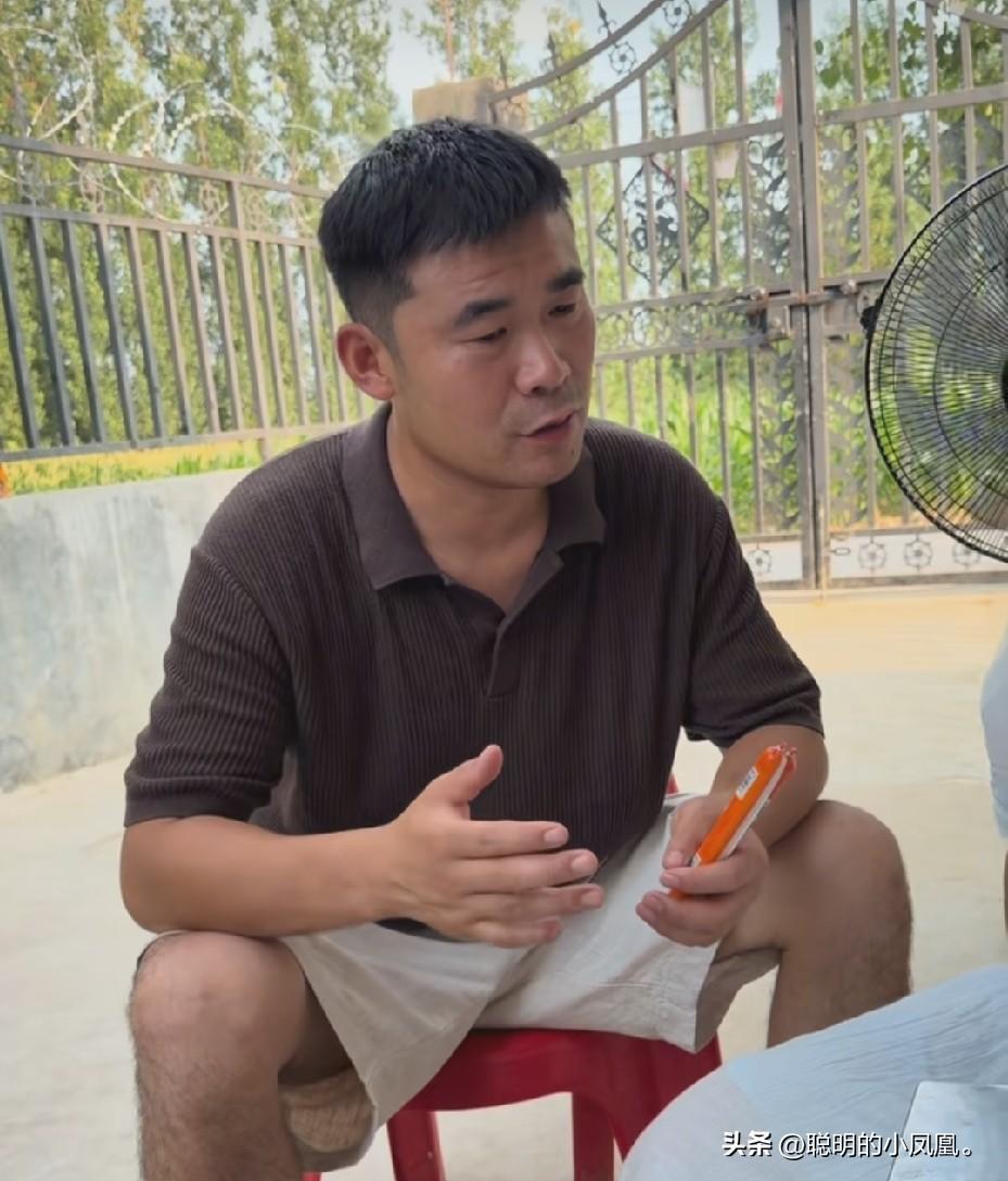 小故事！
   半熟 嘴吃着香肠来找李佳了，半熟对着李佳说：我听说 你想要让我回