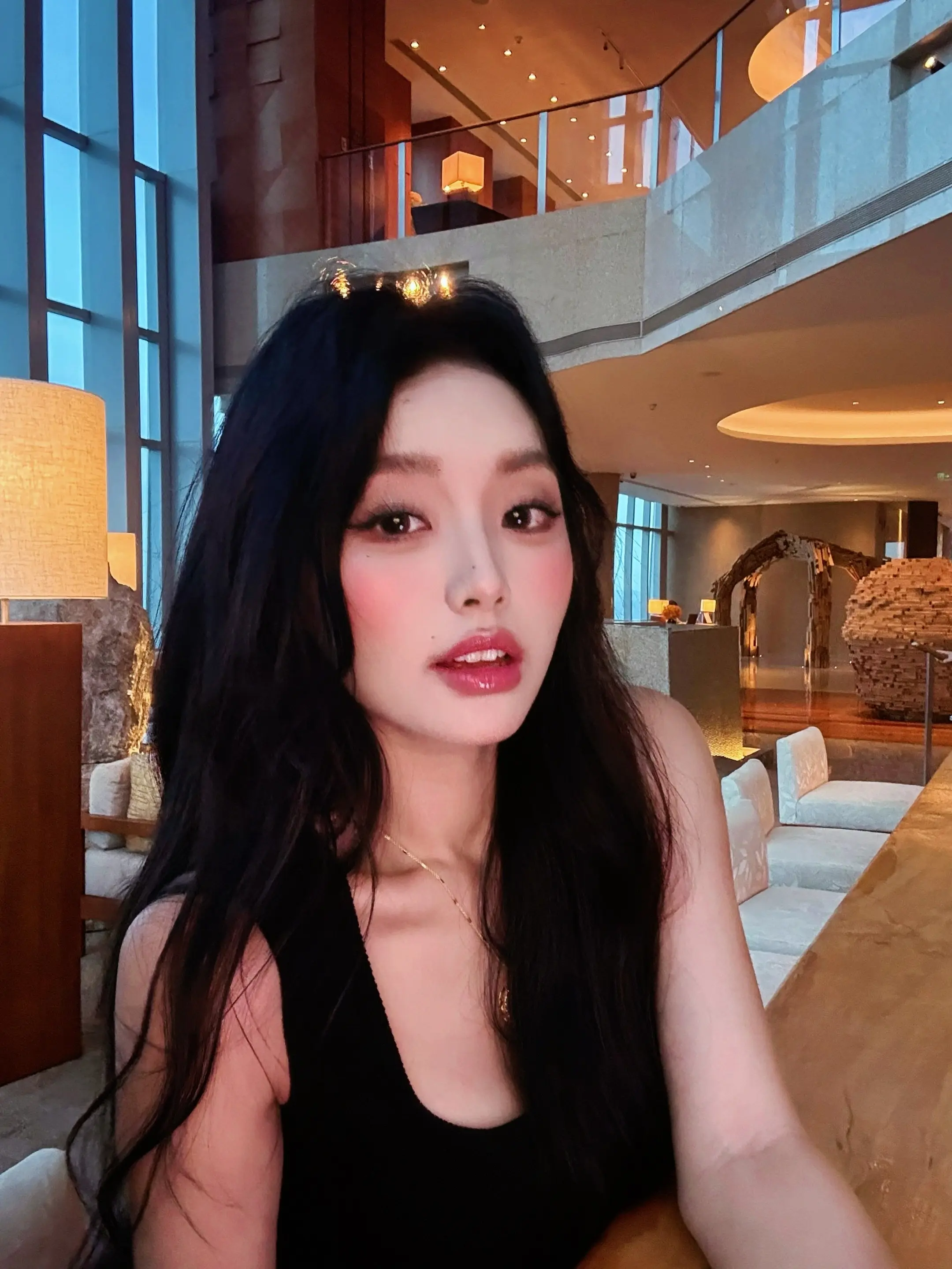 男神你误会了 我没有在背后说你坏话 我只是在欣赏你的肩宽