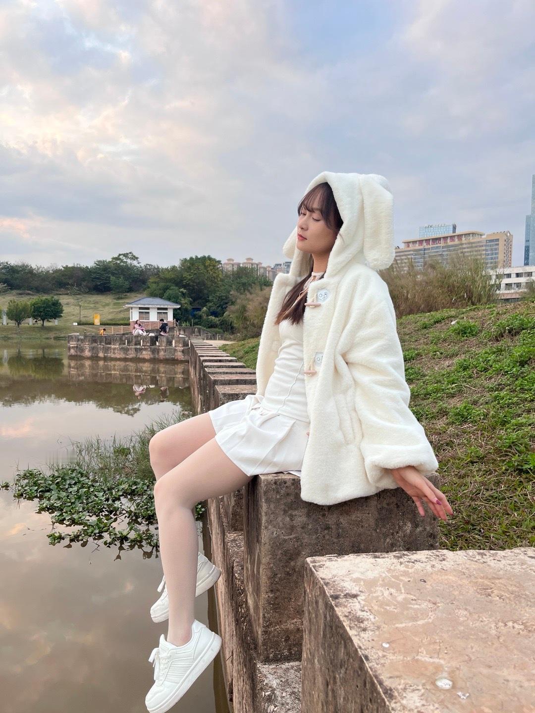 微博不更新了关注其他平台：冰冰不是小仙女🈴请联系主页微 