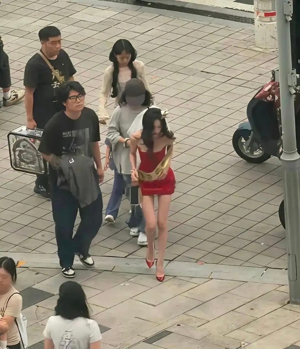 只有瘦到这种 上镜才刚刚好 ​​​