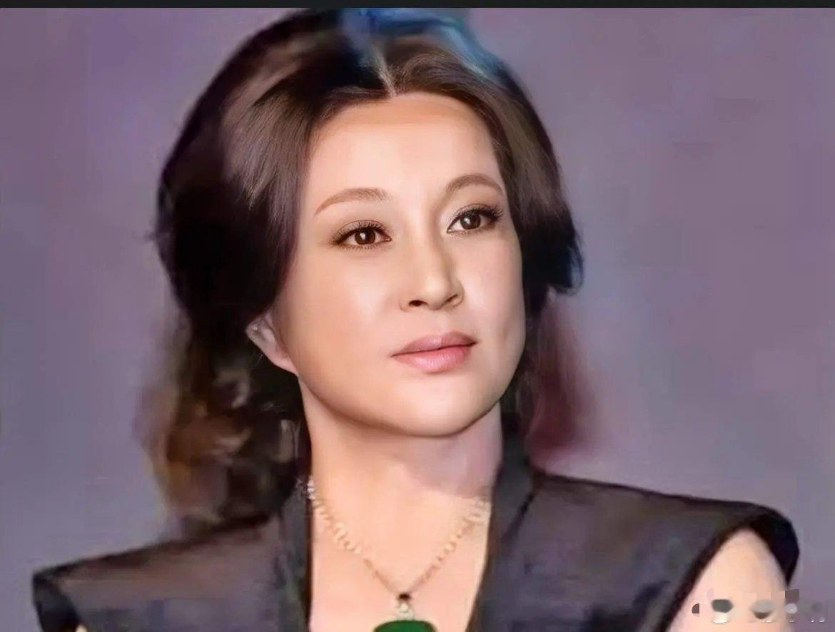 刘晓庆回应被指偷税一个举报别人偷税，一个痛斥对方恶意举报，两个总有一个在说谎。真