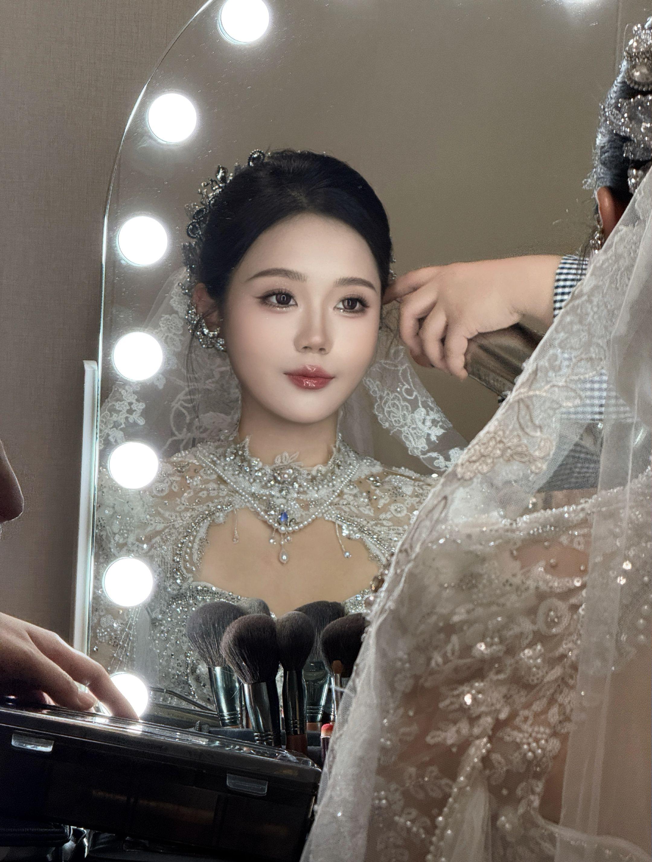 我就说我穿婚纱一定会很漂亮