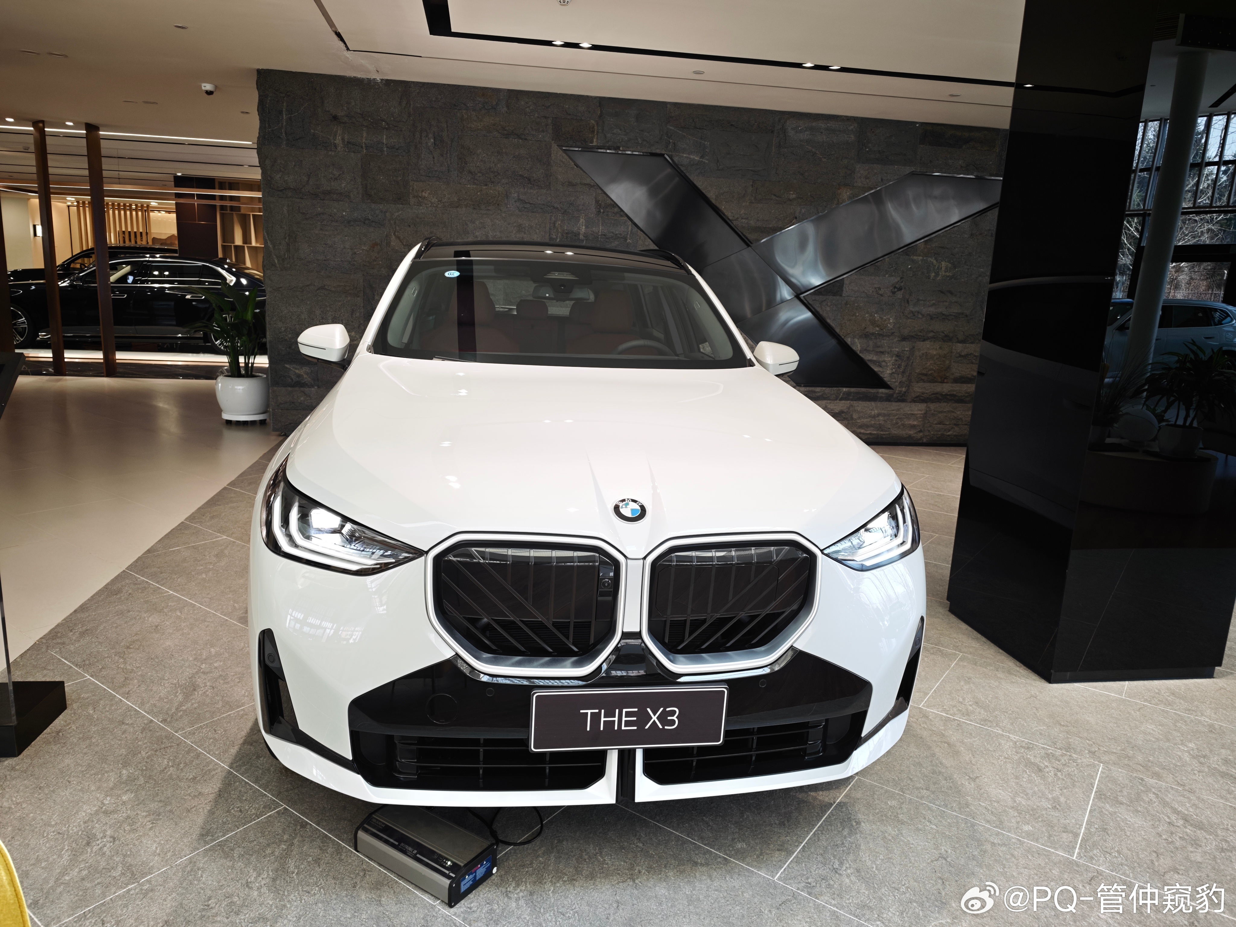 来给F18保养遇到一个宝马x3 和销售谈价的26款X3 X-Drive30L指导