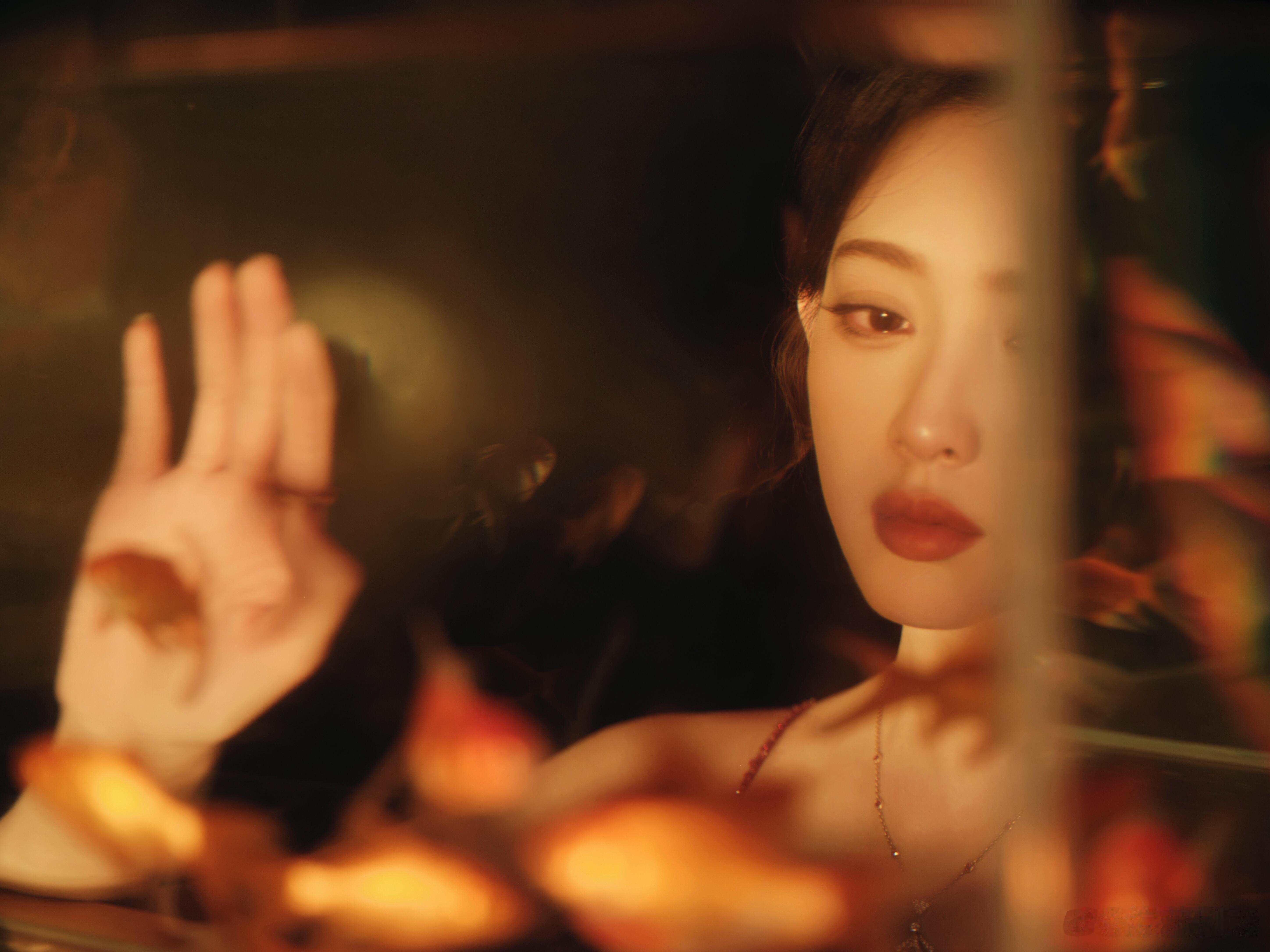 孟子义红锦鲤造型好美孟子义这滴泪孟子义红锦鲤星光大赏出图