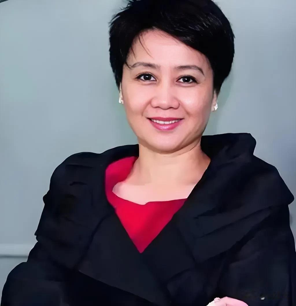 四太梁安琪：“13岁，我父亲去世，原本我家是干部家庭，生活条件各方面都很好，但人