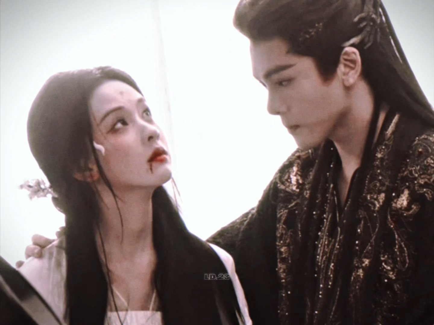 在距你动脉一寸处落印我指间弹奏的歌。雾妄拾光