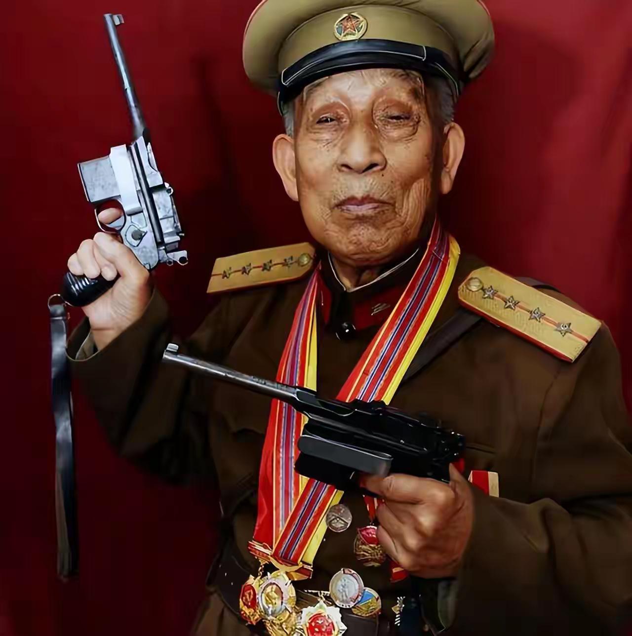 严格意义上讲它不算枪了（没有击发功能），但它又不是一般的枪，它是老英雄革命功勋的