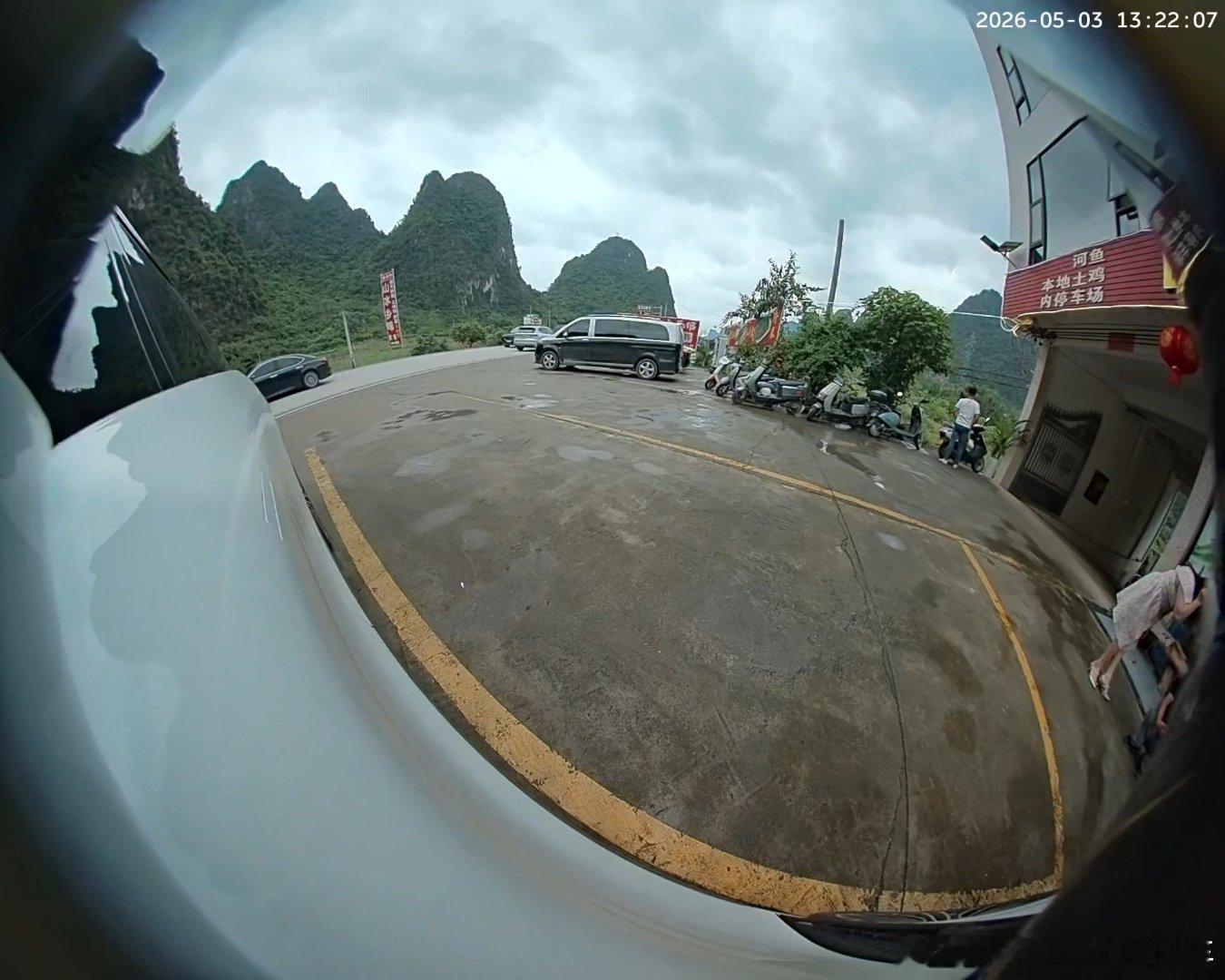 谁能拒绝和ES8合影一下呢？蔚来也真的是好起来了蔚来汽车