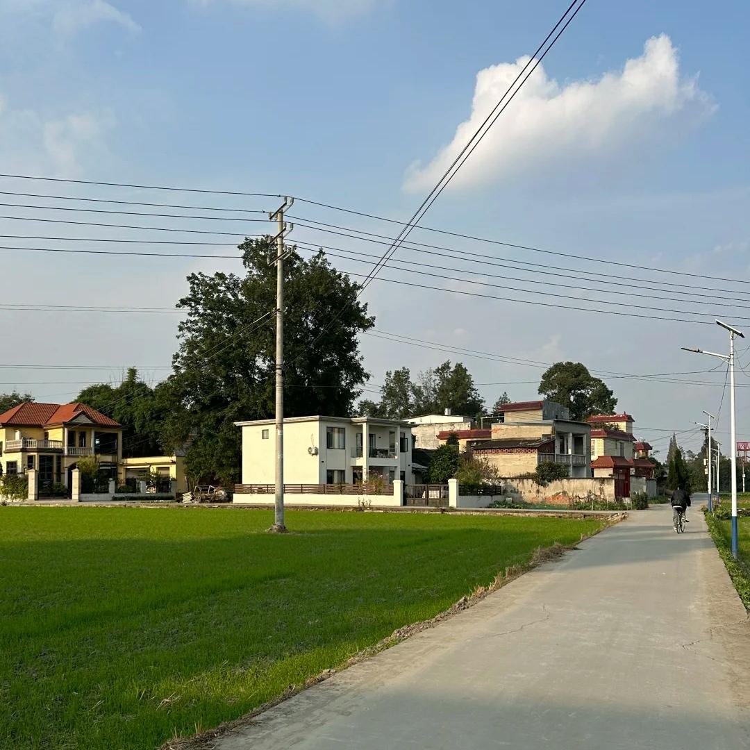 人与人谈利益的话，吵架了还能很快心平气和静下来，因为你刚开始就是奔着利益去，不是