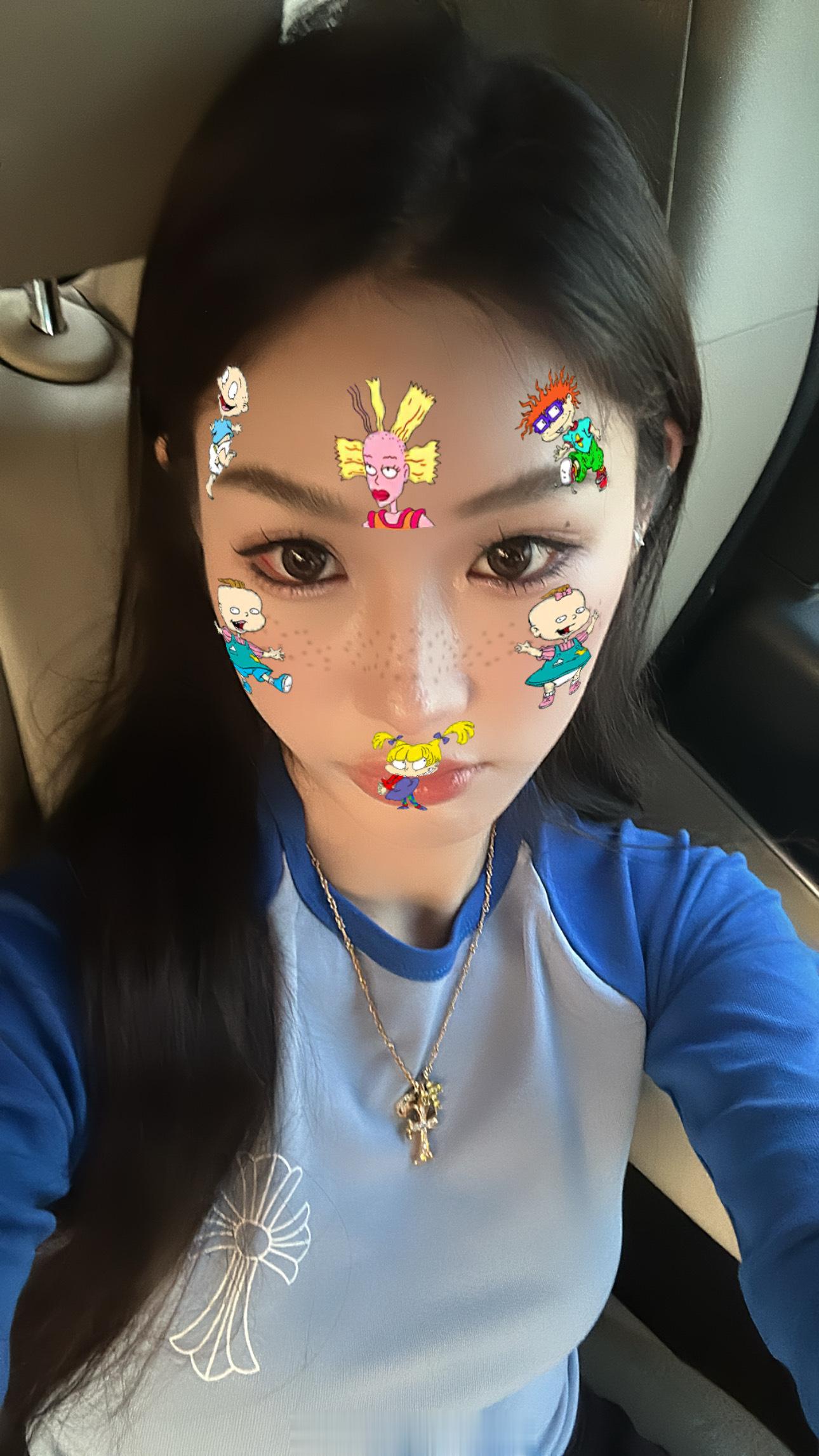 本特种兵火速搭配完明天要播的款 现在去享受十级孤独：一个人看李荣浩并且好饿一天没