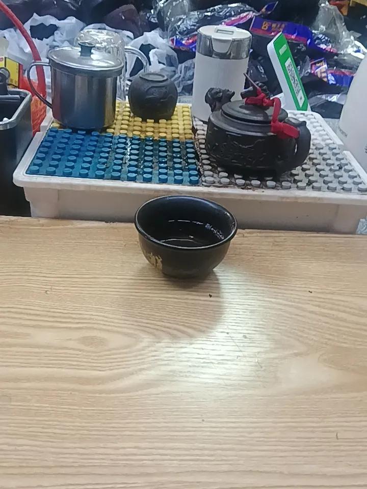 人没必要知晓太多事。馒头被老鼠爬过，没人跟你说，你照样吃得喷香。一旦有人点破，你