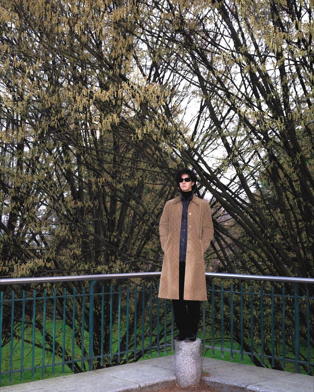 王一博王一博洗把脸就来看秀了吧王一博时装周Fitting到Walking 

"