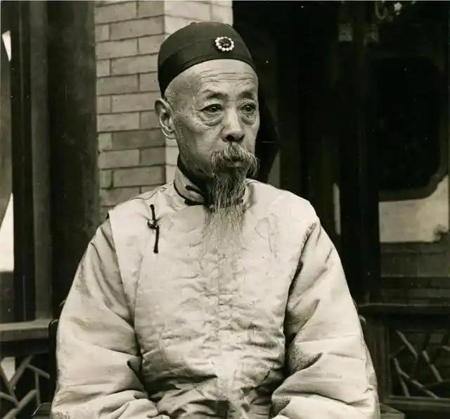 慈禧太后并不是亡国妖后？真正把大清推入深渊的，是那个表面忠厚老实、实则卖国求荣的