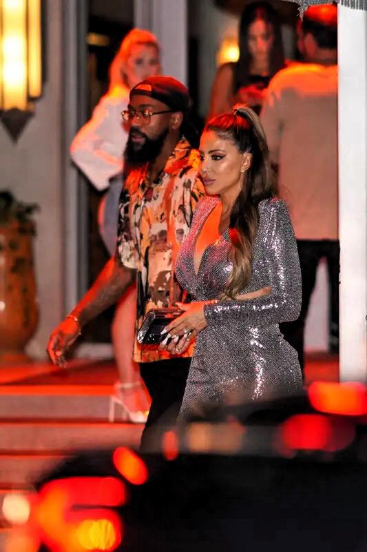 乔丹儿子马库斯的感情生活，那真是比电视剧还抓马！上一幕，他还和皮蓬前妻拉尔萨手牵