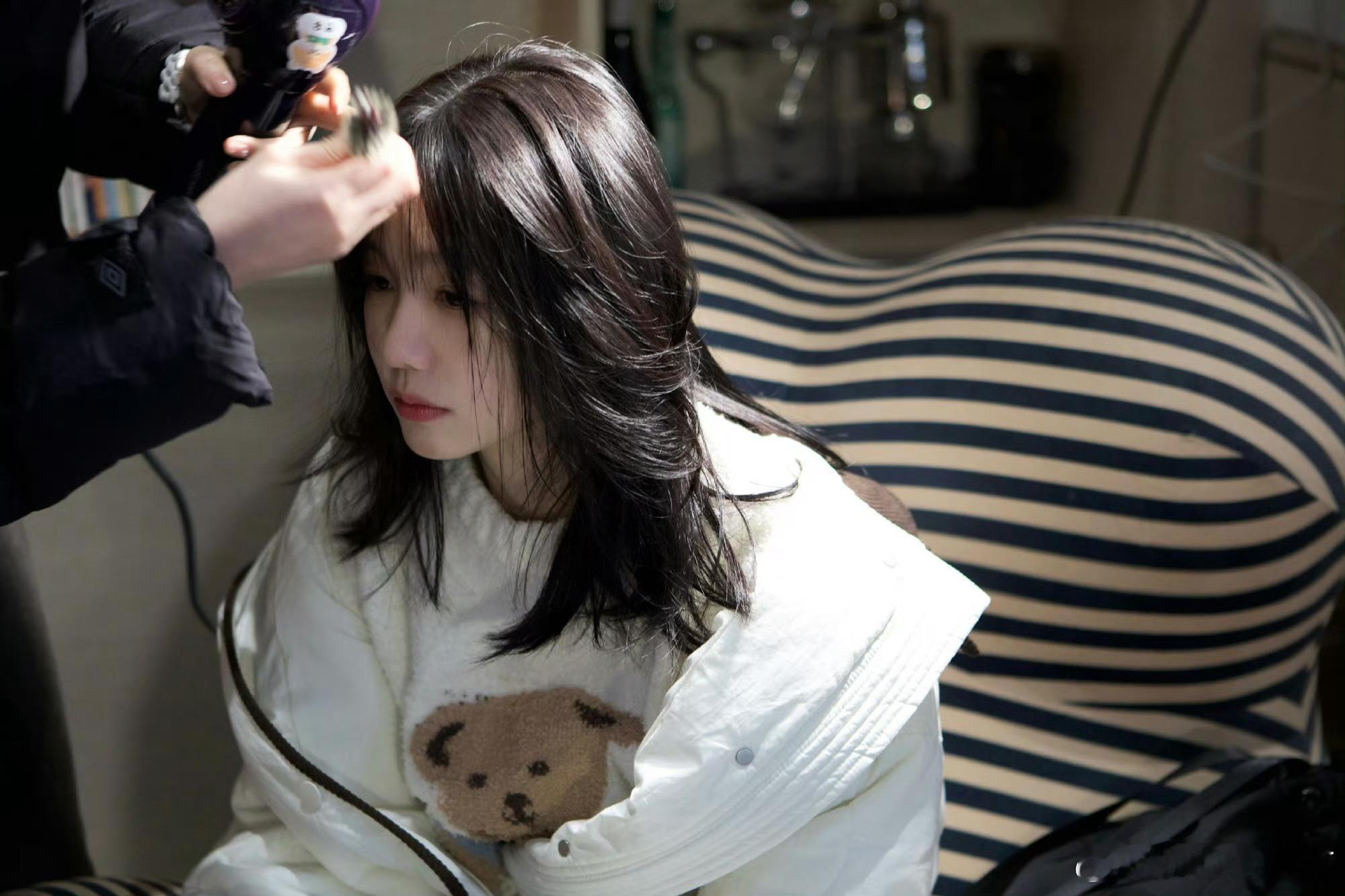 徐梦洁[超话]  xmj 徐梦洁六姊妹  xmj 徐梦洁李雯  “即使藏住了心里