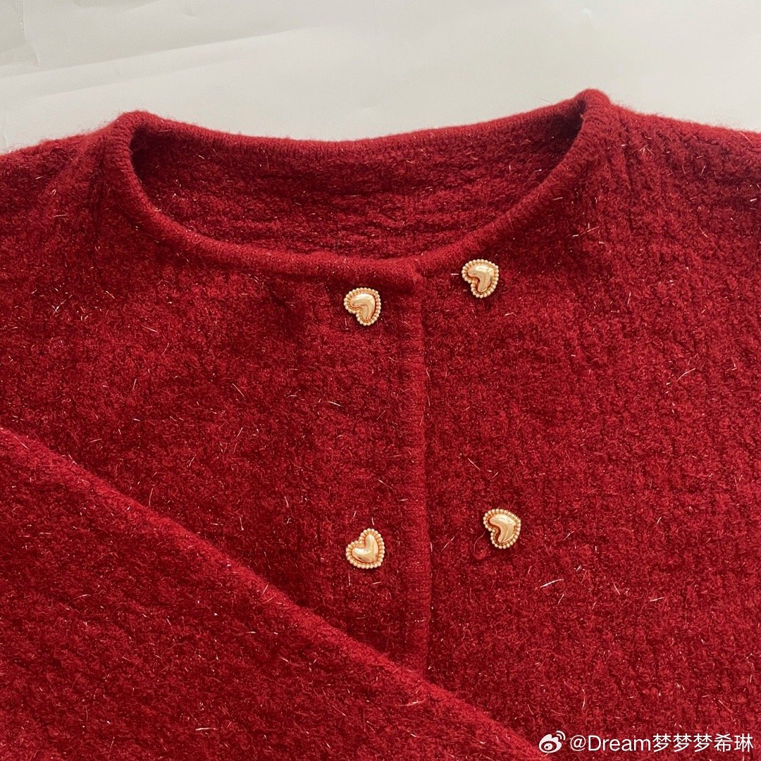 今晚20：00开拍哦！富家千金既视感毛衣，真的绝美哦！很好看的扣子 ​​​