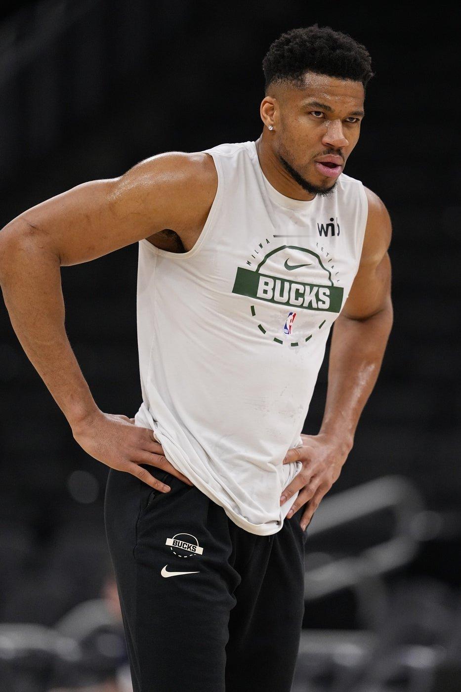 Brian Windhorst：若无法将字母交易出去，雄鹿队大概率会在本赛季剩余