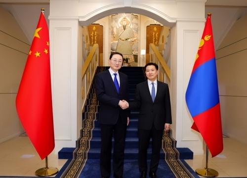 外蒙古未来的结局，其实已经注定。“亲美、去俄、敌中”，目前这是外蒙古的做法，而外