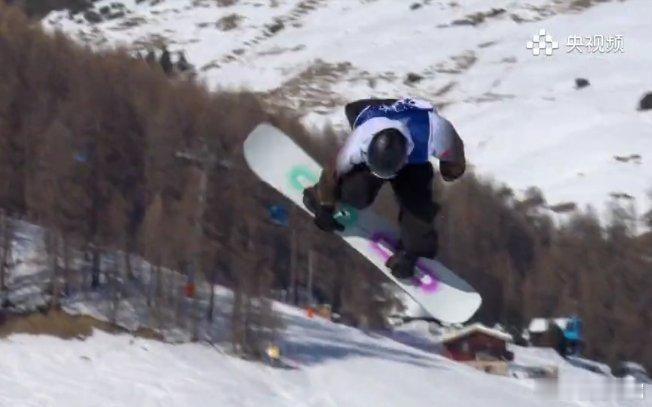 杨文龙41.73分遗憾出局单板滑雪男子坡面障碍技巧预赛，杨文龙第二滑动作敢拼敢冲