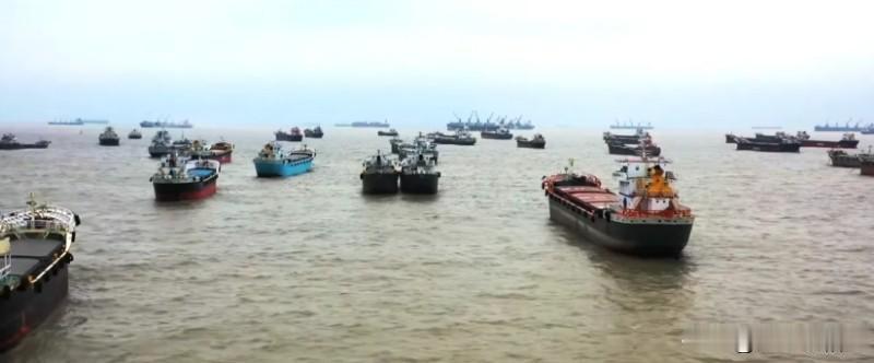 由于想要恢复霍尔木兹海峡正常航运秩序和不想霍尔木兹海峡正常航运秩序秩序两种势力的