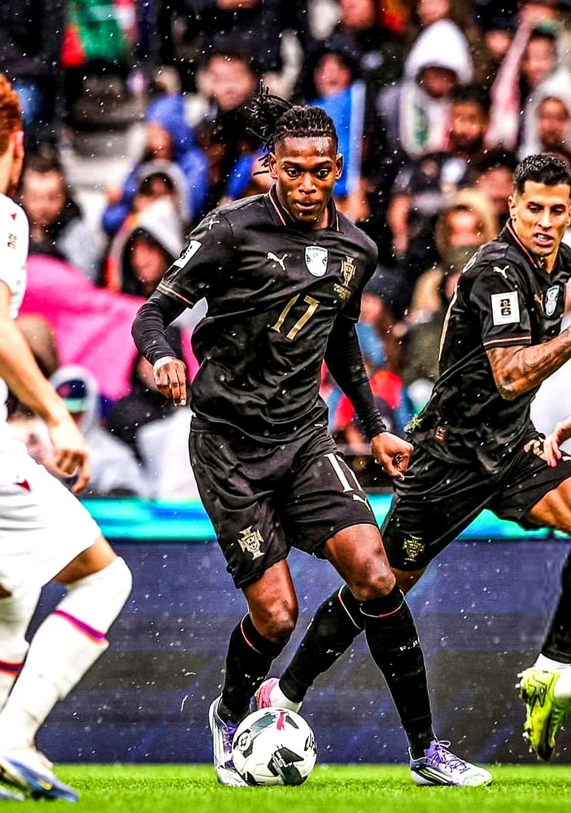 “葡萄牙9:1！莱奥贡献呢？”

这可是2024欧洲杯预选赛收官战，葡萄牙直接以