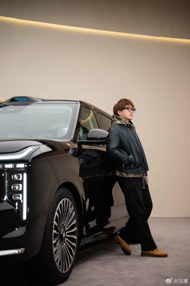 智己LS8看了，照片也拍了，5坐6坐都有，据说30万以内，3月26号发布。不过以