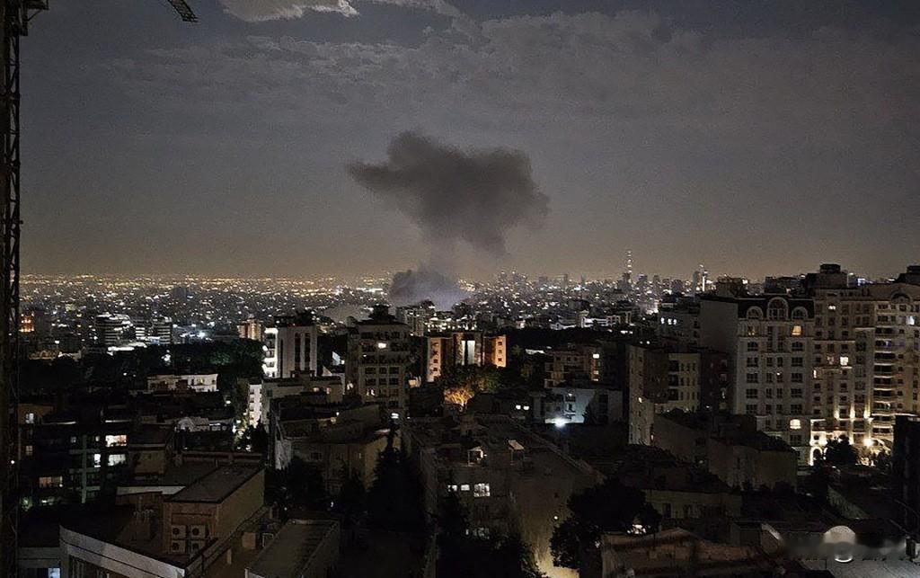 特朗普就伊朗骚乱事件再发威胁
 
2026年1月8日，美国总统特朗普在接受电台采