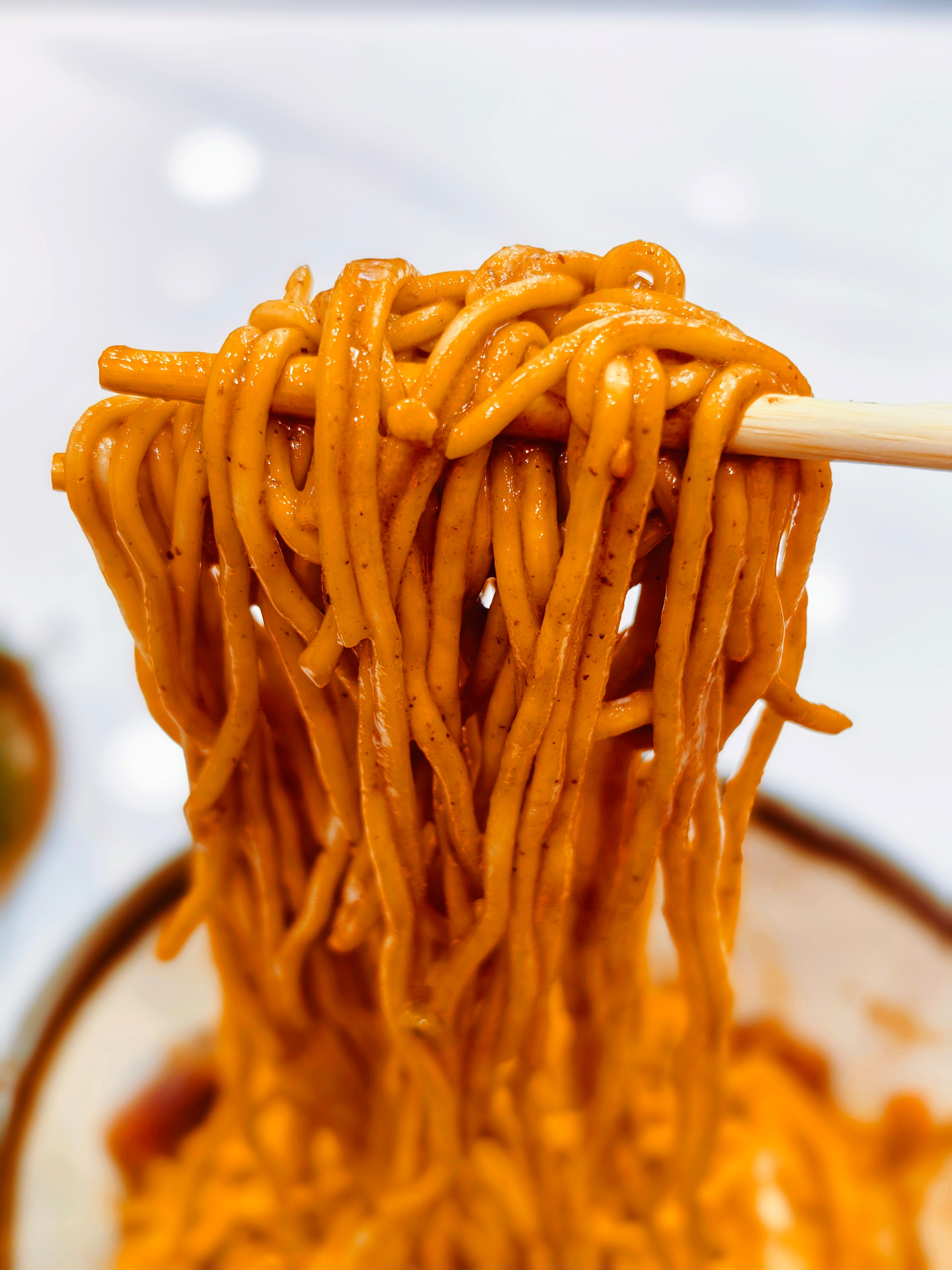 到武汉那肯定得炫一碗热干面～🍜 武汉